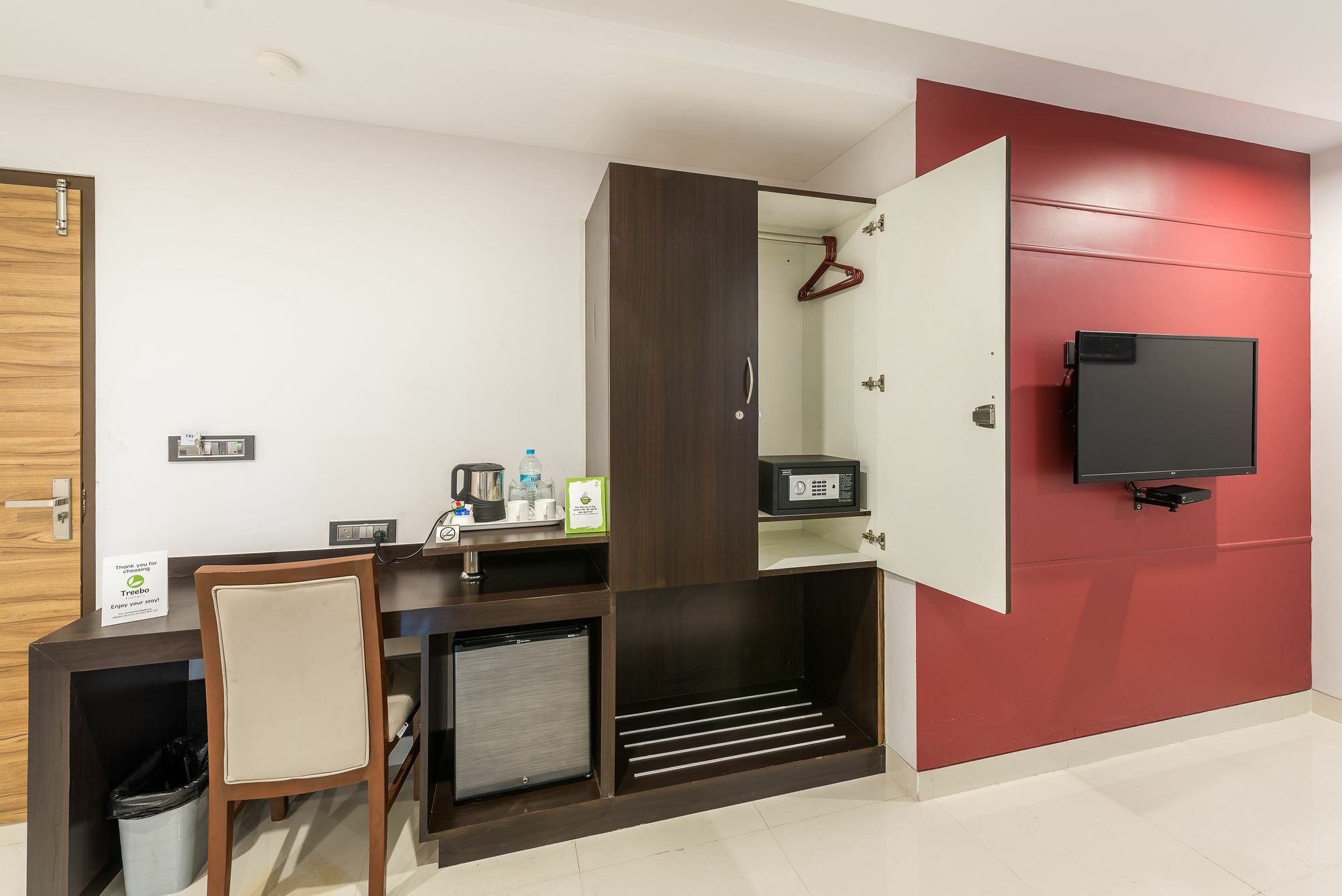 Treebo Raj Premier, Indiranagar Hotel Бангалор Екстериор снимка